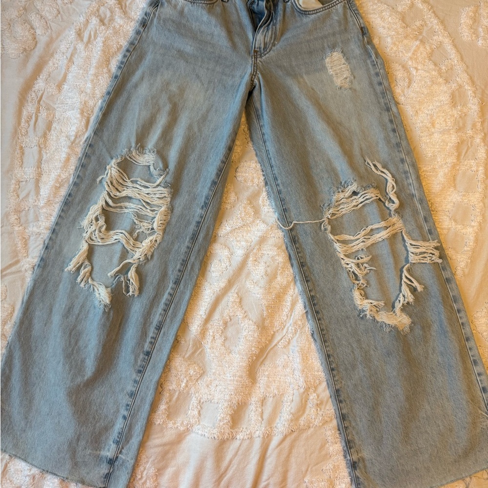 Forever 21 High Rise Wide Leg Distressed Jeans Size 24 in/ equivalent to 0